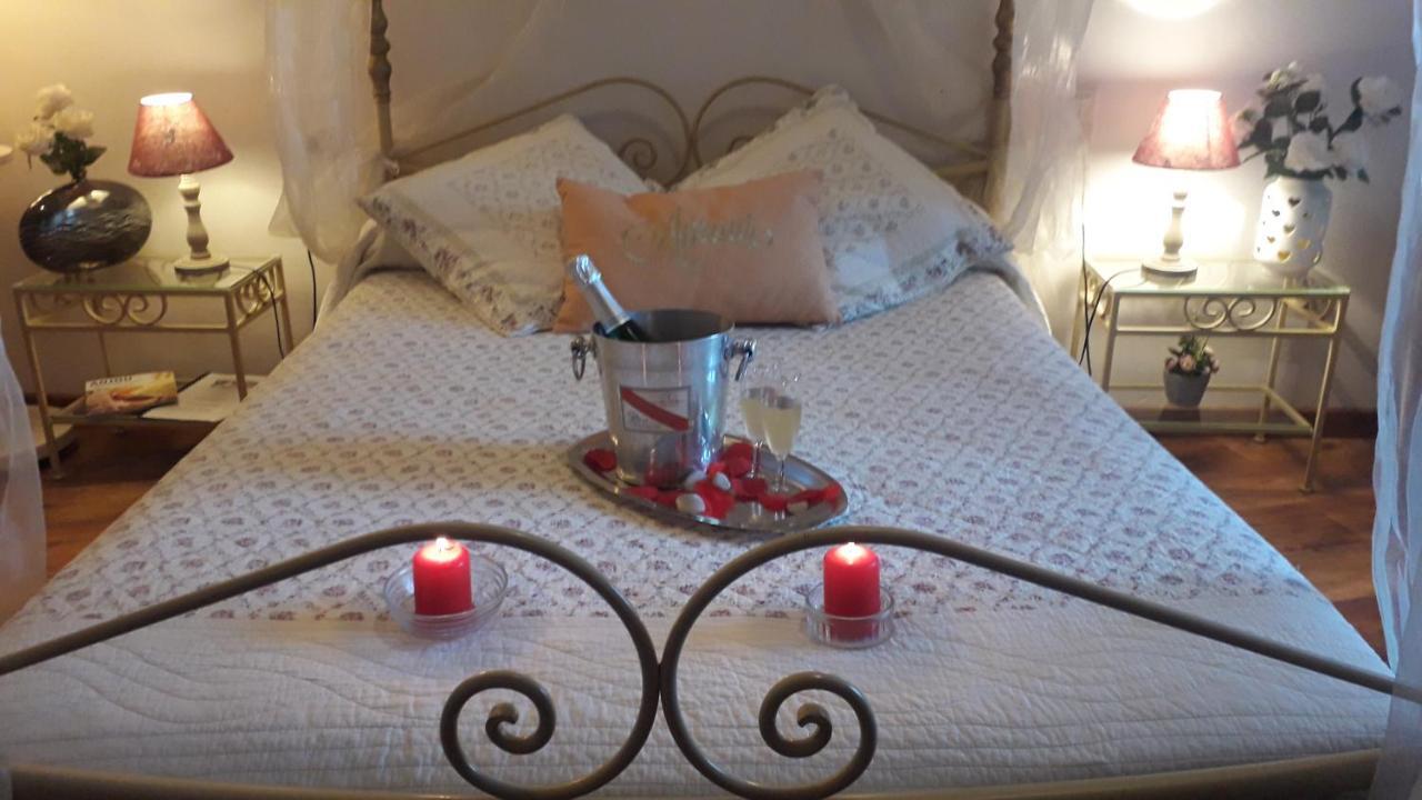 Domaine De La Cour Bed & Breakfast Sainte-Gemme-d'Andigne Ngoại thất bức ảnh