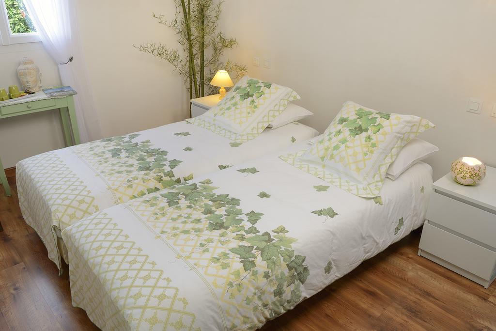 Domaine De La Cour Bed & Breakfast Sainte-Gemme-d'Andigne Ngoại thất bức ảnh